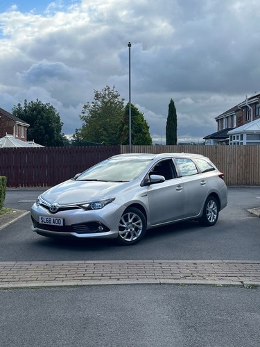 2018 toyota auris hybrid - 2018,